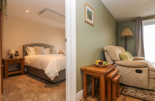 Penryn Cottage | TRACTOR SHED, romantic, country holiday cottage in Mabe