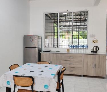 Sandakan House | Tracy Homestay Tmn Indah Jaya
