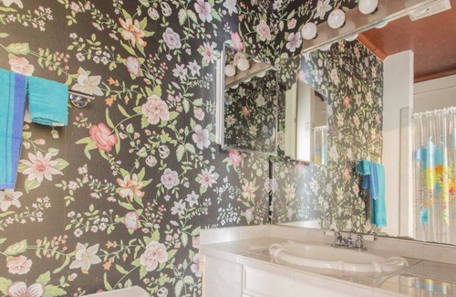 Pass-a-Grille Historic District Condo | Traders' Haven - Historic 8th Ave, Pass-a-Grille