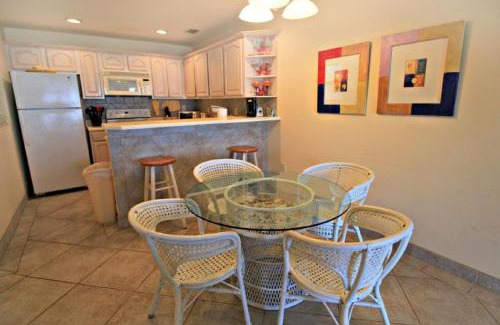 Crescent Beach House | Tradewinds 53