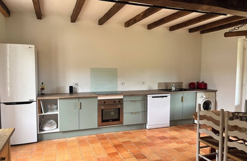 Douzains Cottage | Traditional 2 Bedroom Stone Cottage, Wifi & Pool in SW France