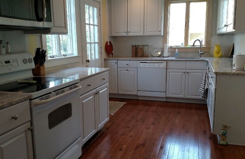 Osterville House | Traditional 4BD Cape on Wianno Golf Course. Walk to Village/Marina w/Beach Pass.
