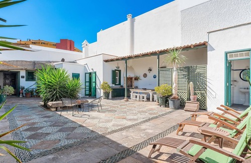 Poris de Abona Cottage | Traditional Canary house next to the Beach