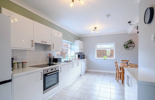 Biggar Cottage | Traditional cottage located close to the town of Biggar.