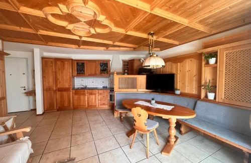 Tirolo Apartment | Traditional Cozy Apartment