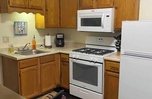 Forest Hills Apartment | Traditional decor, 1Br,1Ba,Lg Studio Apt. US OPEN