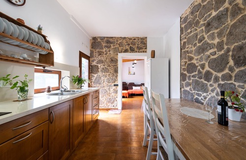 Santa Maria de Guia de Gran Canaria Villa | Traditional Canarian villa with private pool and tropical garden