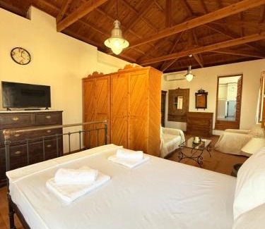 Pamfylla House | Traditional House