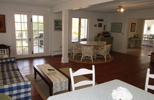 Eagles Mere House | Traditional lakefront "Huckle Chuckle" with private dock to Eagles Mere Lake