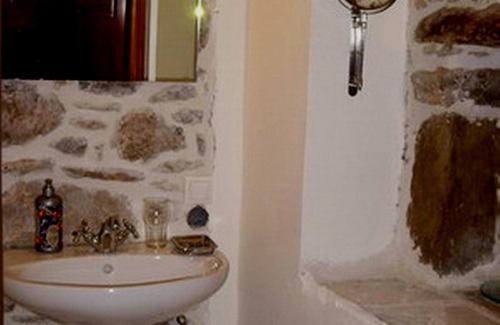 Faistos Cottage | TRADITIONAL LOFT STYLE STONE HOUSE WITH CARACTER