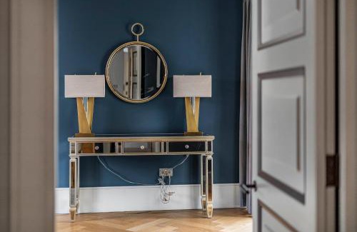 London City Centre Apartment | Trafalgar Square Residences