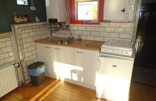 Schoondijke House | Tragel 37 is located on the edge of the village of Schoondijke, about 5km from Breskens and the beach. The cottage is located at a short distance from the cycle network,