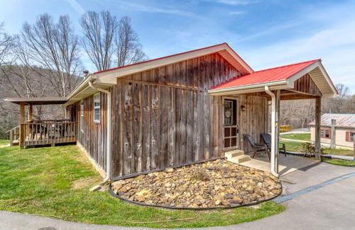 Duff House | Trail Paradise House by Staycating