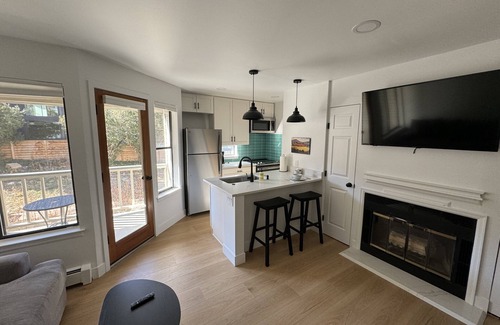 Mapleton Hill Condo | Trails, privacy and proximity; downtown condo