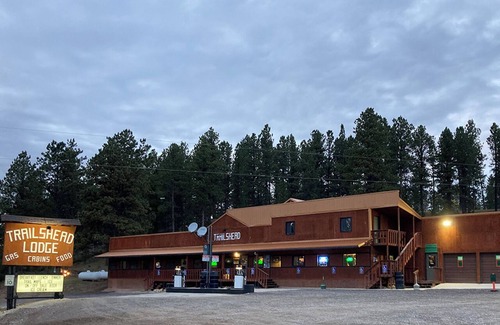 Deadwood Cabin | Trailshead Lodge Cabin 1