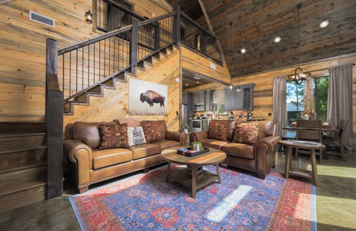 Pickens Cabin | Train Station Cabin - Sleeps 10 - Arcade - Hot Tub, Outdoor Fun & EV Plug