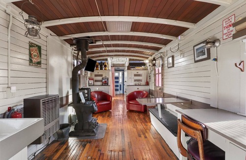 Palmer Cottage | Trainmaster's Inn - Caboose