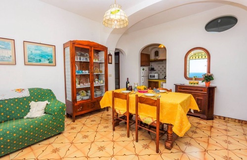 Praiano Apartment | Tramonto Praiano centre village