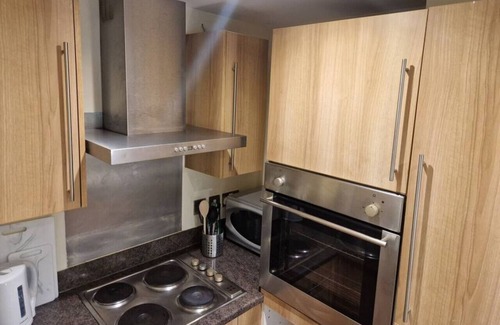 Blandford Saint Mary Apartment | Tranquil 1 Bed studio Flat