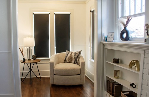 Sayles Blvd. Area Cottage | Tranquil 2 bed, Full Kitchen, Craftsman Home