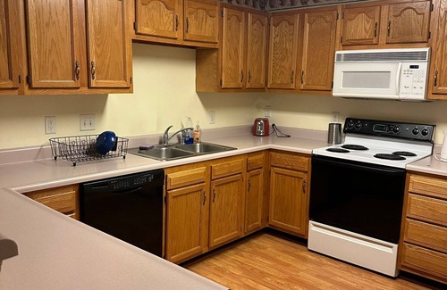 Mason Condo | Tranquil 2-bedroom 2-bath condo with AC in charming Mason