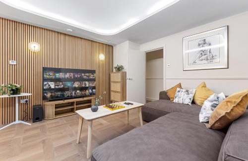 Queenhithe Apartment | Tranquil 2 bedroom Apartment Close to St. Paul's Cathedral