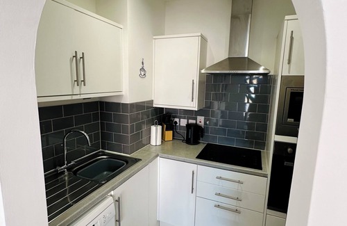 Weymouth Apartment | Tranquil 2 bedroom maisonette, moments from the beach in charming Weymouth