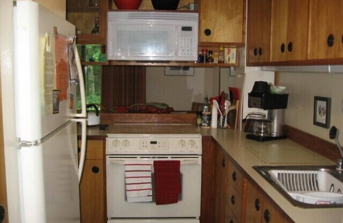 Warren Condo | Tranquil 3 B.R Condo - 2 miles to Sugarbush Ski Resort