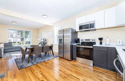Hartford House | Tranquil 3-bedroom house with AC in Hartford
