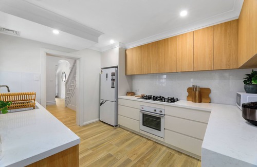 Pyrmont House | Tranquil 4BR3BA Harborside Retreat by Palm&Vine