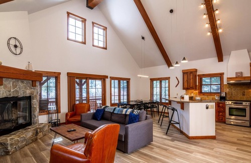 Tamarack Ski Chalet | Tranquil Chalet |wrap-around deck|Pet Friendly