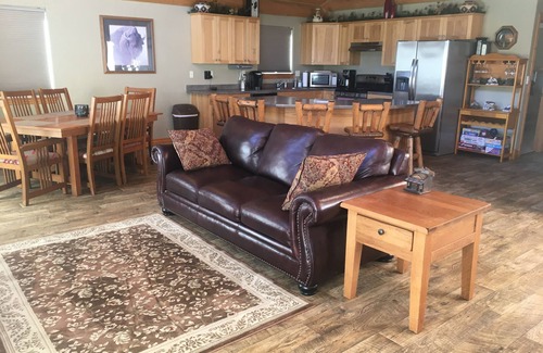 Hill City Cabin | Tranquil Creekside Cottage in the Heart of the Beautiful Black Hills