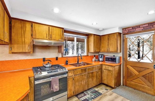 Tamarack Resort Cabin | Tranquil Dog-Friendly Lake Cabin with Hot Tub