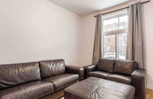 Verdun Apartment | Tranquil Haven in Verdun: Your Home Away from Home
