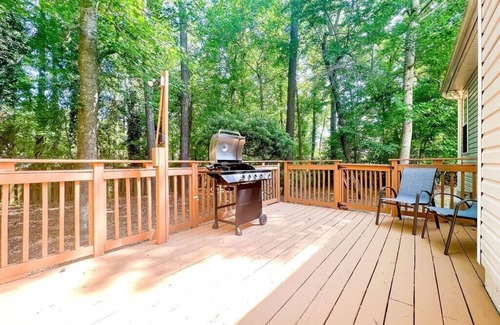 Ogden House | Tranquil Haven: Spacious Retreat for 16+ w/Games