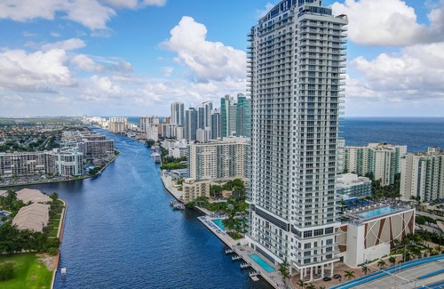 Hollywood South Central Beach Condo | Tranquil Haven: Spacious 3BR/2.5BA Condo Retreat