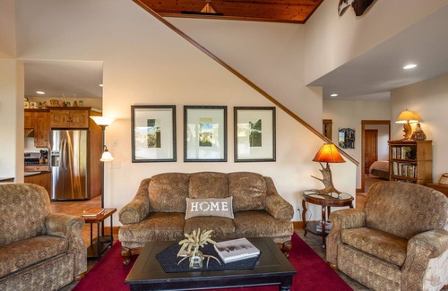 Emigrant House | Tranquil Home Along the Yellowstone River