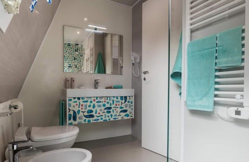 Lignano Sabbiadoro Boat Rental | Tranquil Marina Azzurra Resort House boat 2 Bedroom sleeps 6