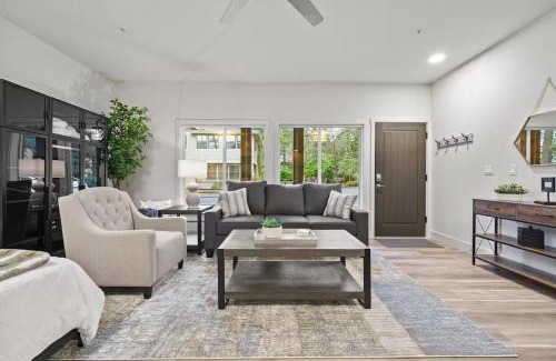 Walluga Apartment | Tranquil Lake Oswego Luxury Studio