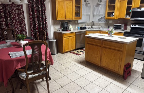 Killeen House | Tranquil Lavender Stay 3-bedroom house in Killeen