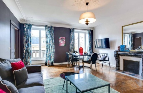 Saint-Gervais Apartment | TRANQUIL LIVING ON RUE RIVOLI: UNVEILING PARISIAN CHIC IN LE MARAIS