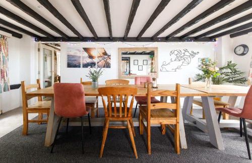 Chichester House | Tranquil Luxe in Country Cottage