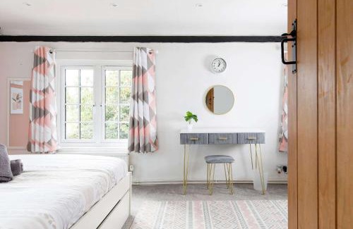 Chichester House | Tranquil Luxe in Country Cottage