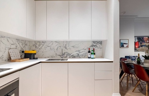 Covent Garden Apartment | Tranquil Luxury 3 Bed Penthouse in Covent Garden with AC