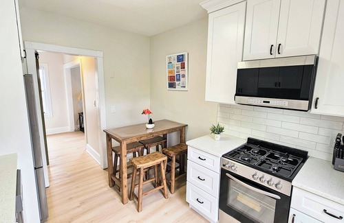 Greenwich Apartment | Tranquil modern upstairs apt. Walk to restaurants & beach!