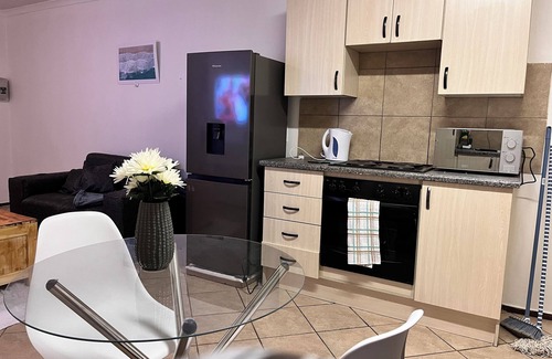 Kempton Park Apartment | Tranquil Place 10 km from OR Tambo International Airport