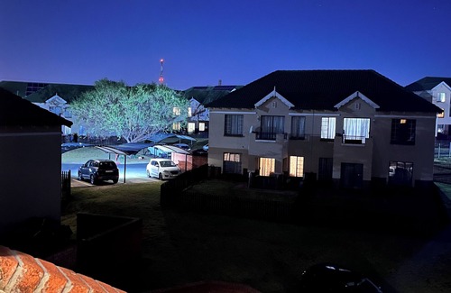 Kempton Park Apartment | Tranquil Place 10 km from OR Tambo International Airport