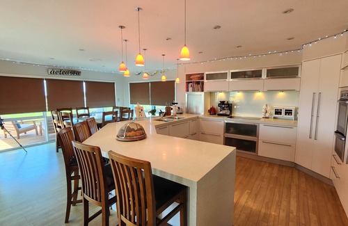 Onerahi House | Tranquil & private house, outdoor pool, rural setting close to beaches & hikes