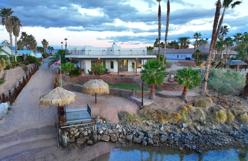 Mohave Valley House | Tranquil Riverfront Luxury Home!