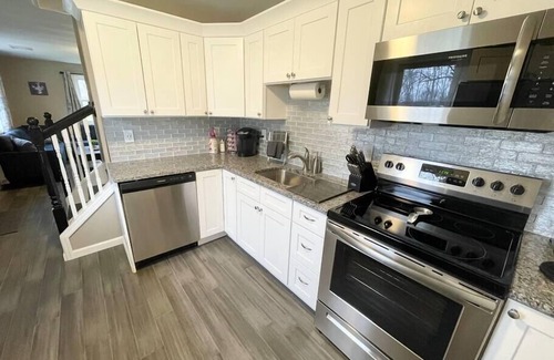 Schenectady House | Tranquil Schenectady Getaway: 3BR Stylish Retreat